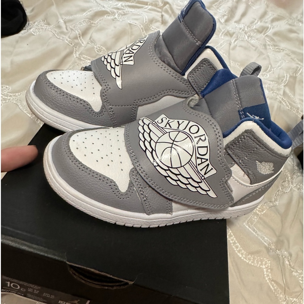 Sky Jordan 1